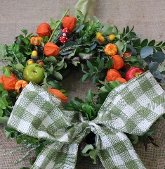 Autumn wreath making classes with Fern and Bloom