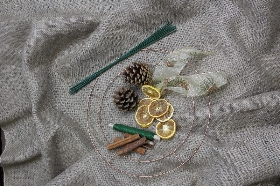 Classic Christmas wreath kit